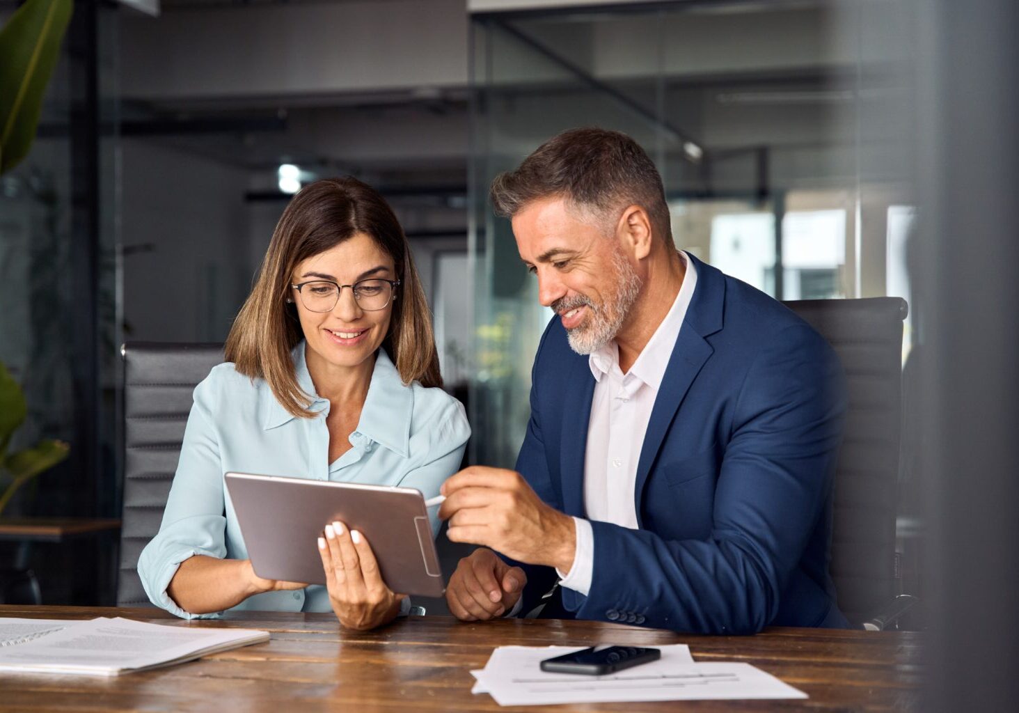 Team,Of,Diverse,Partners,Mature,Latin,Business,Man,And,European